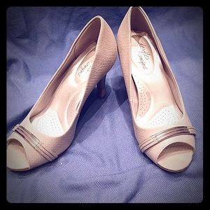 DexFlex Comfort Grey Heel size 8W